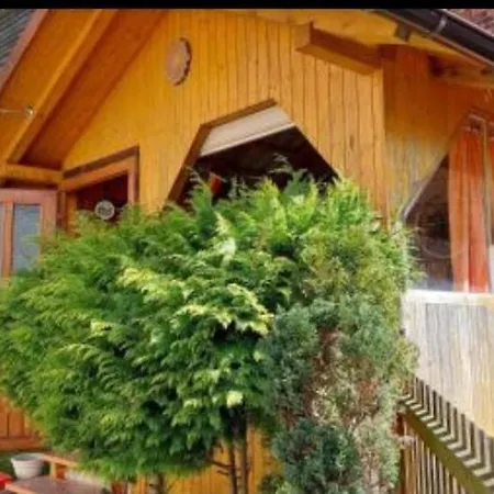 Holzhuette Rustikal Ohne Heizung,kein Bad,wc Nebenan 